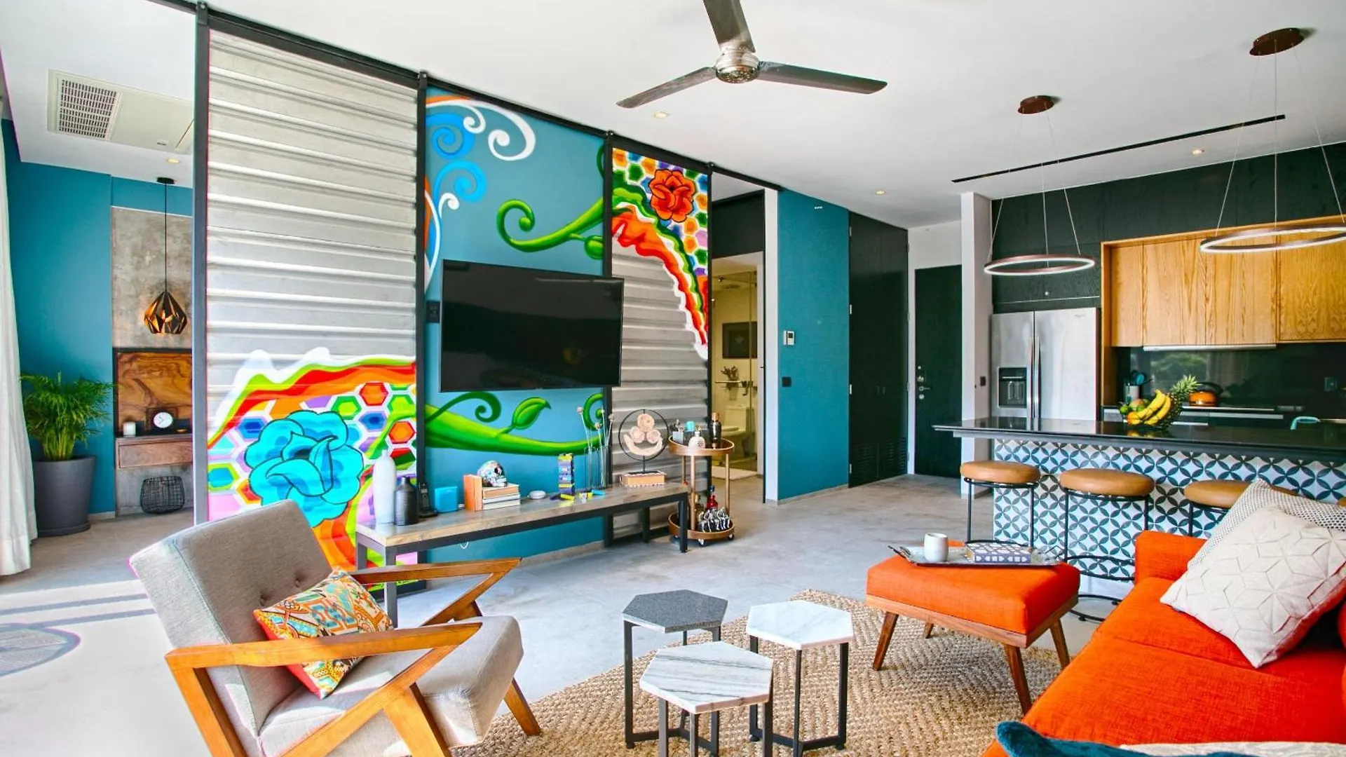 Hgtv Funky Loft-Style Condo, Mtn Views, Pool, Gym Puerto Vallarta