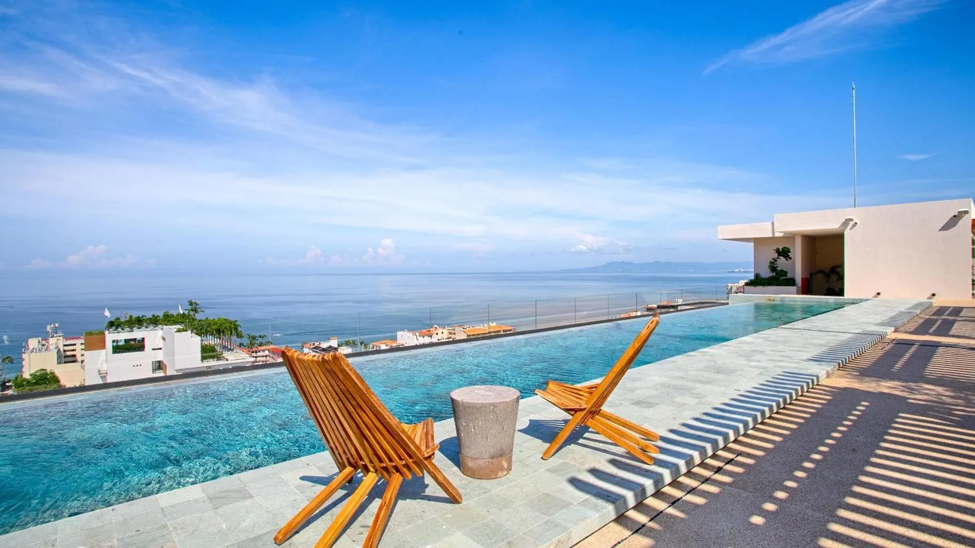 Hgtv Funky Loft-Style Condo, Mtn Views, Pool, Gym Puerto Vallarta Сasa de vacaciones