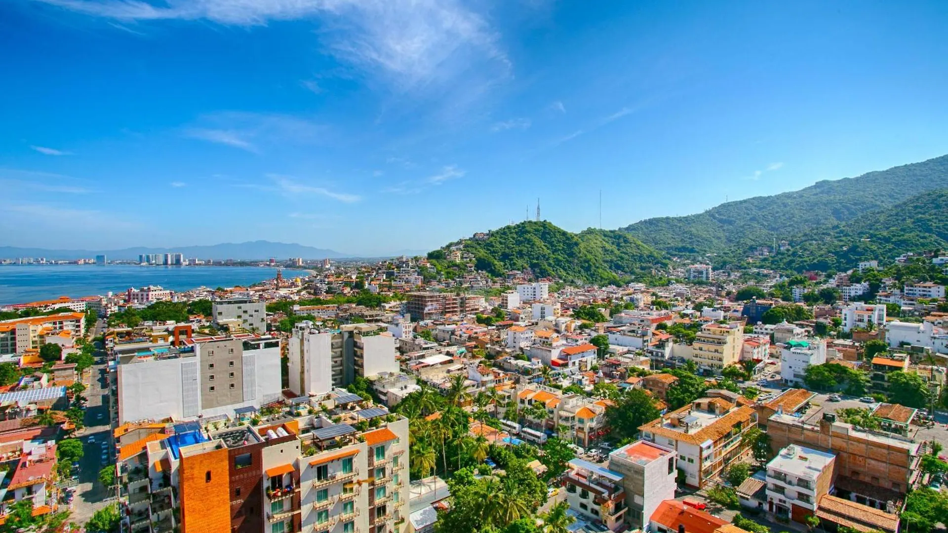 Hgtv Funky Loft-Style Condo, Mtn Views, Pool, Gym Puerto Vallarta Casa vacanze
