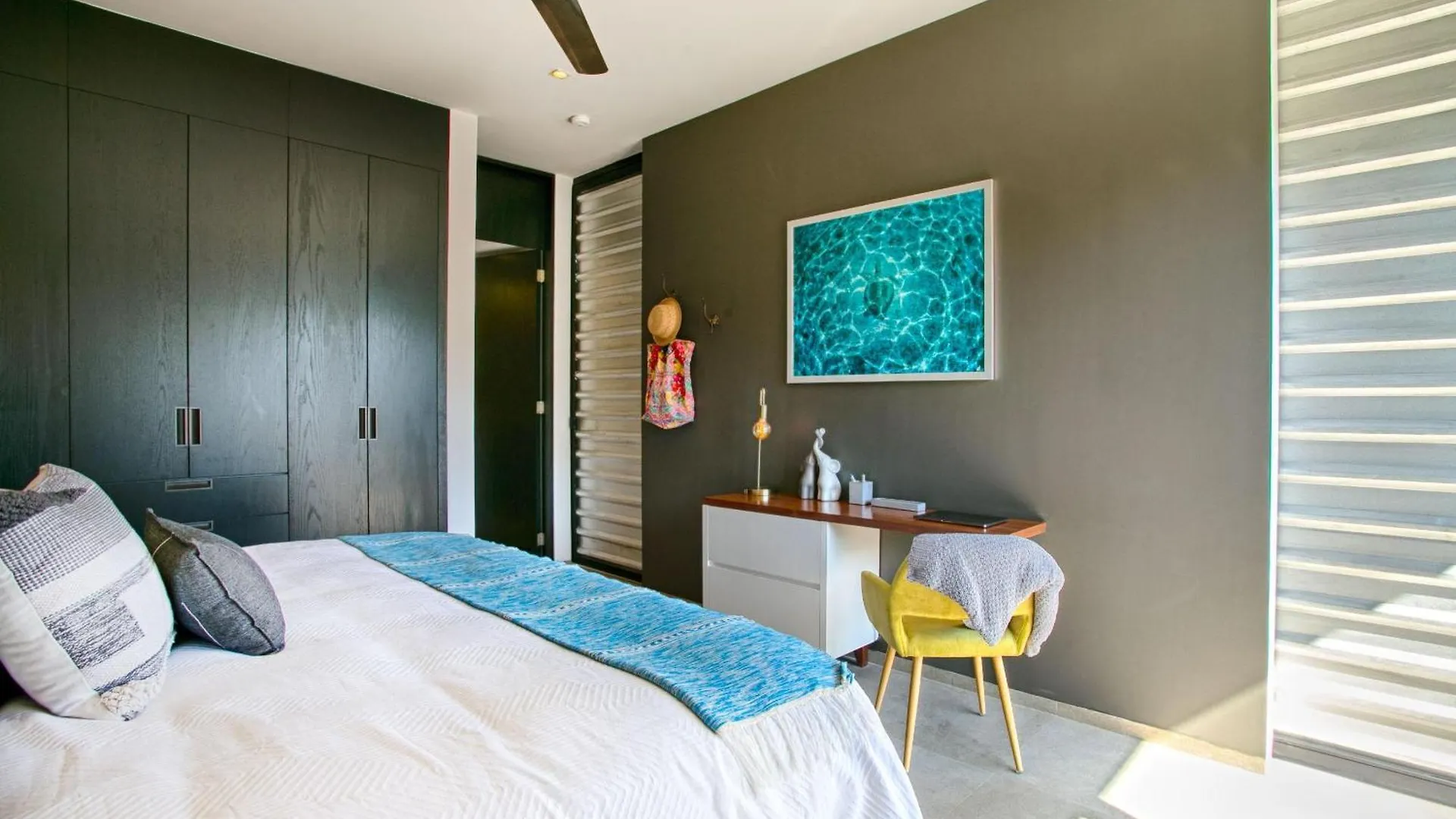 Hgtv Funky Loft-Style Condo, Mtn Views, Pool, Gym Puerto Vallarta 0*,